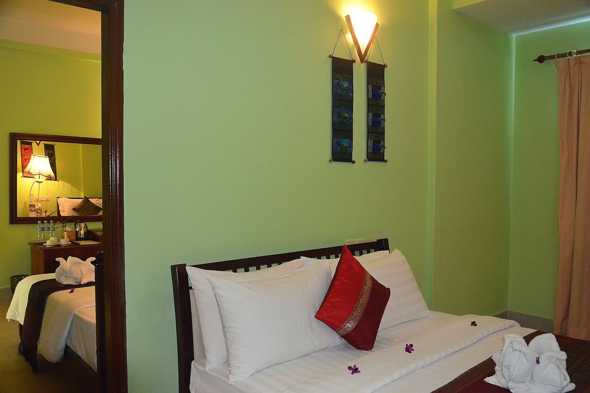 Parklane Hotel Siem Reap Exteriör bild