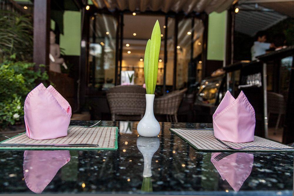 Parklane Hotel Siem Reap Exteriör bild