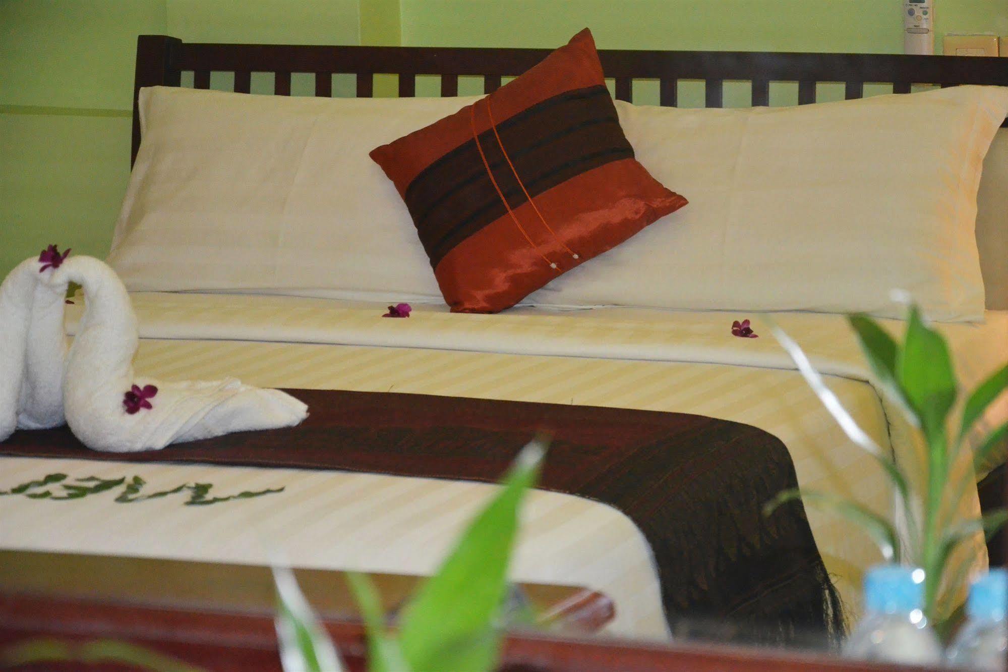 Parklane Hotel Siem Reap Exteriör bild